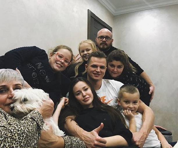 Анастасия Костенко намекнула на дату предстоящей свадьбы с Дмитрием Тарасовым