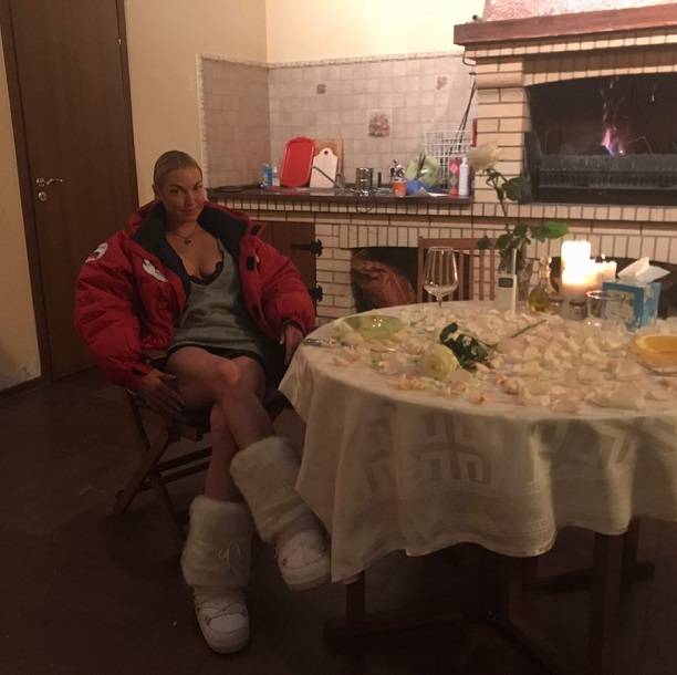 Анастасия Волочкова знает, кто слил в сеть фото, где она занимается сексом