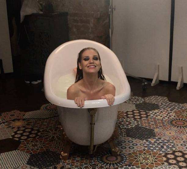 Гарик Харламов дал добро Кристине Асмус на эротические фотосессии