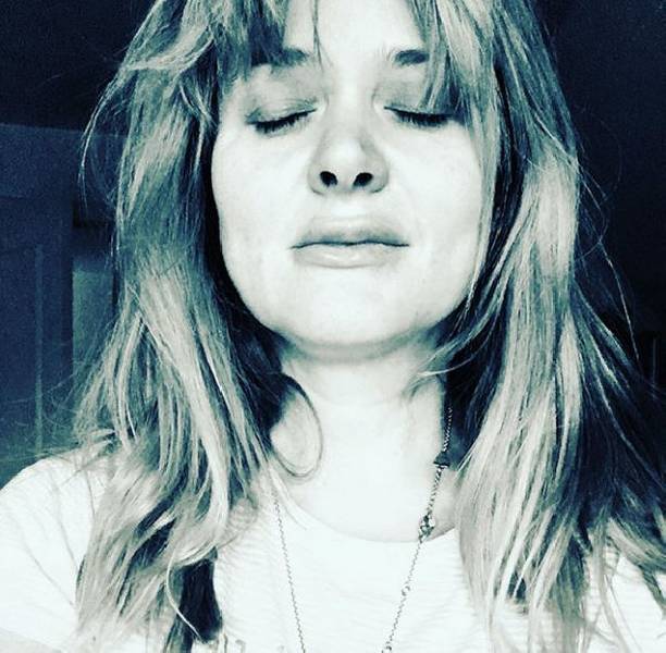 Анна Михалкова продемонстрировала естественную красоту на снимке без макияжа