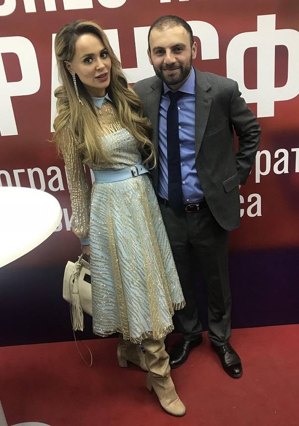 Анна Калашникова оказалась в компании невероятных мужчин
