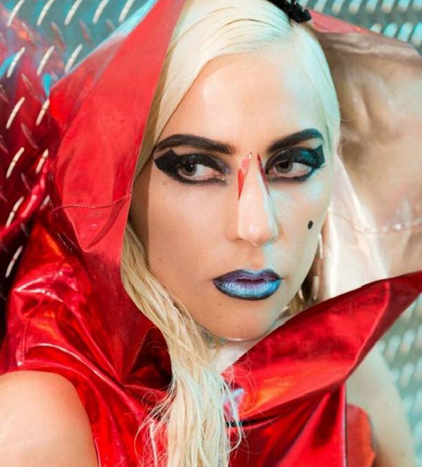 Леди Гага восхитила фанатов, вернувшись к привычному образу