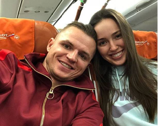 Поклонники удивлены тому, что Дмитрий Тарасов для отдыха со своими девушками всегда выбирает одно и то же место