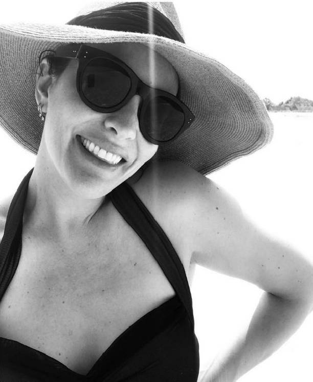 40-летняя Лив Тайлер опубликовала фото в прозрачном купальнике