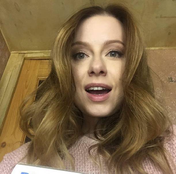 Юлия Савичева призналась, как смогла за короткое время после родов вернуть прежние формы Юлия Савичева призналась, как смогла за короткое время после родов вернуть прежние формы