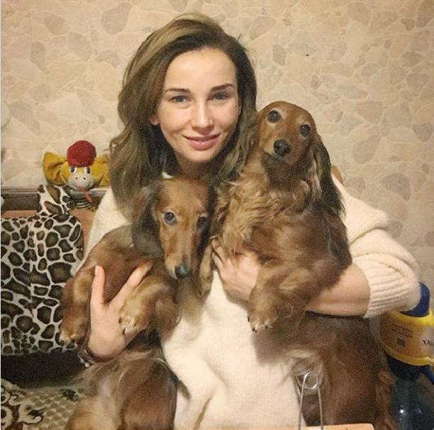 Анфиса Чехова поделилась снимком без грамма косметики