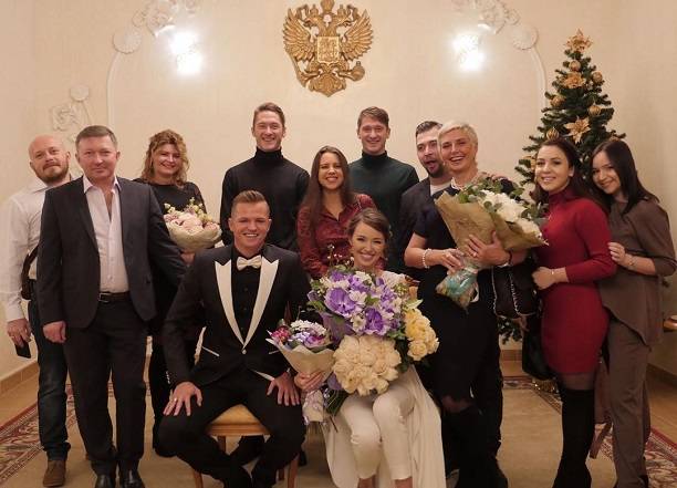 Расписавшись в ЗАГСе, Дмитрий Тарасов и Анастасия Костенко стали готовиться к венчанию