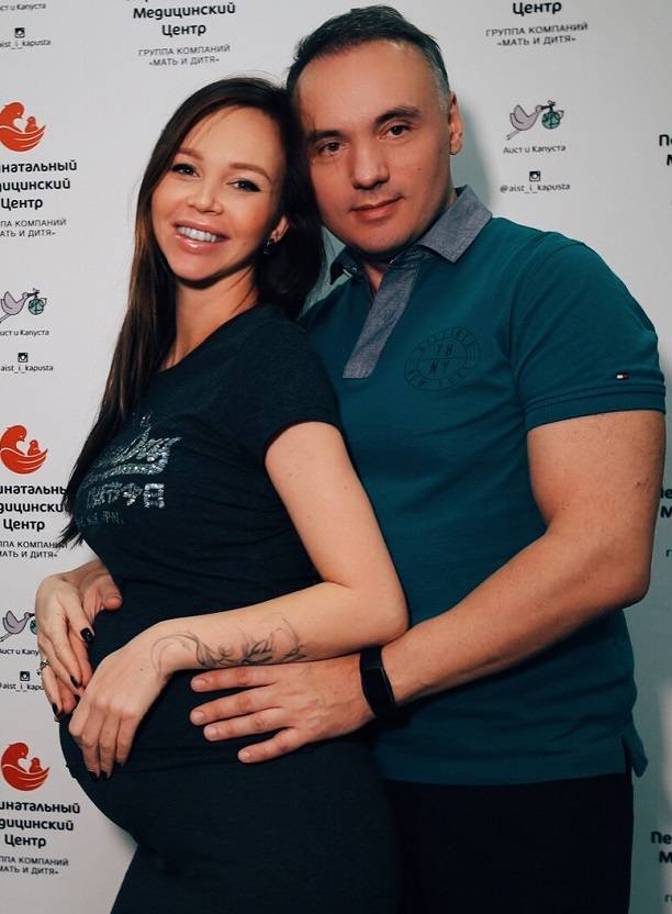 Анастасия Лисова из Дом-2 ошарашила размерами беременного живота