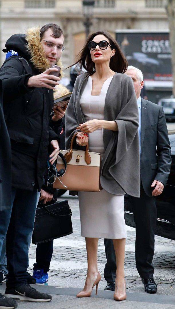 Папарацци опубликовали снимки Анджелины Джоли крупным планом