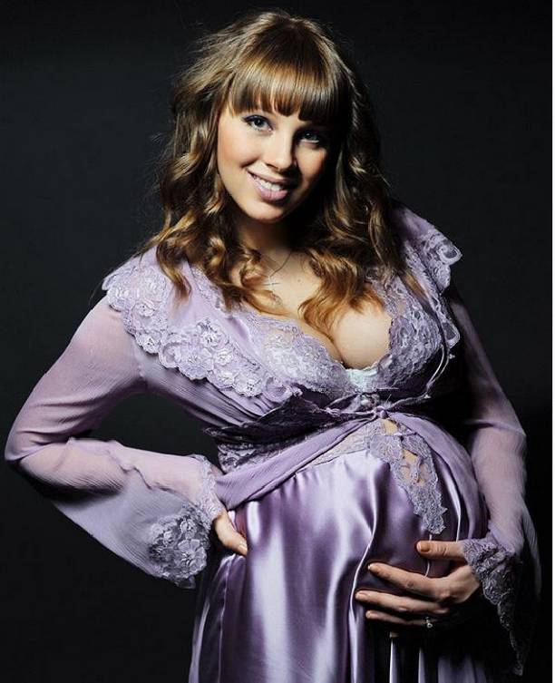 Полина Диброва показала беременное фото
