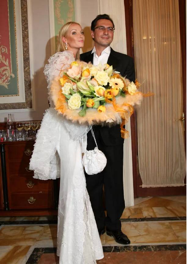Анастасия Волочкова считает свою свадьбу лучше, чем у королевской семьи