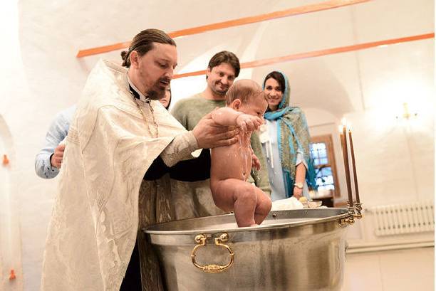 Дочка и сын Эдгарда Запашного прошли обряд крещения