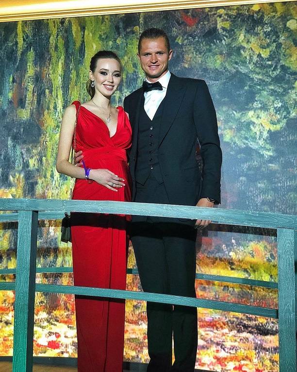 Анастасия Костенко и Дмитрий Тарасов уже начали зарабатывать на еще не родившейся дочери