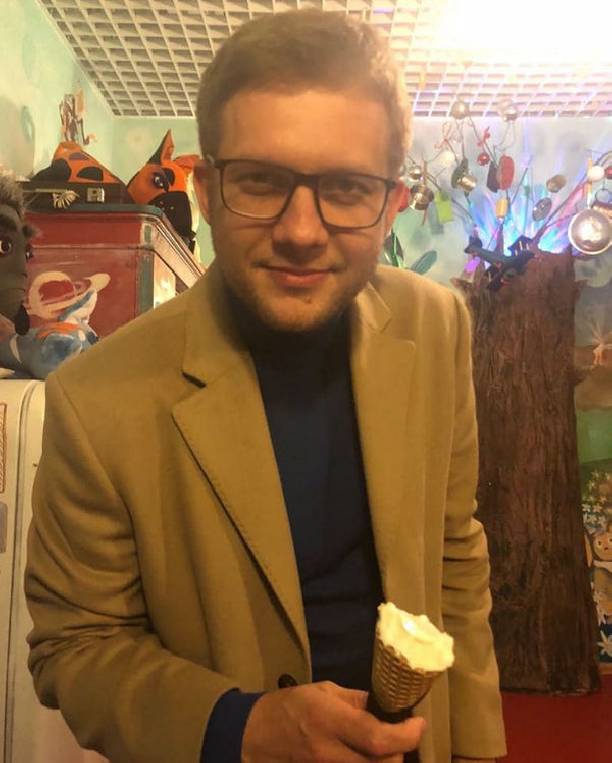 Борис Корчевников восхитил снимком с эффектной блондинкой