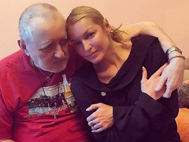 Анастасия Волочкова прокомментировала состояние здоровья своего больного отца      