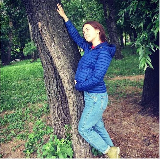 16-летняя Катя Старшова удивила снимком с округлившимся животом