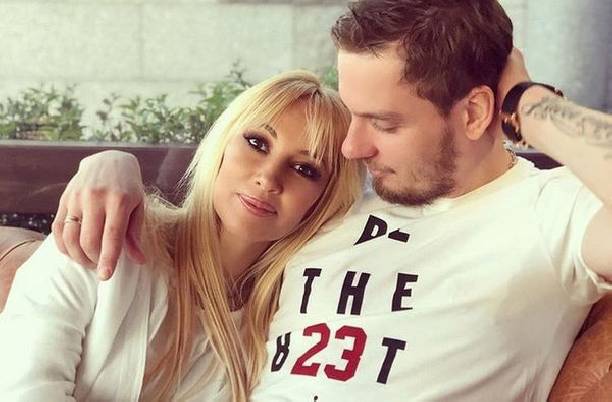 Беременная Лера Кудрявцева с супругом отметила первый юбилей свадьбы
