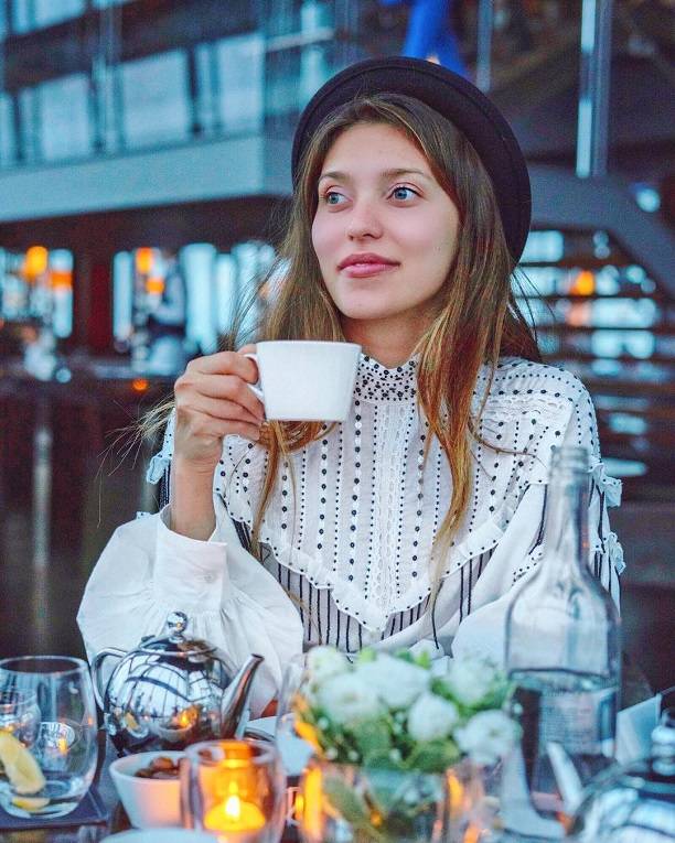 Потолстевшая Регина Тодоренко устроила фотосессию в купальнике