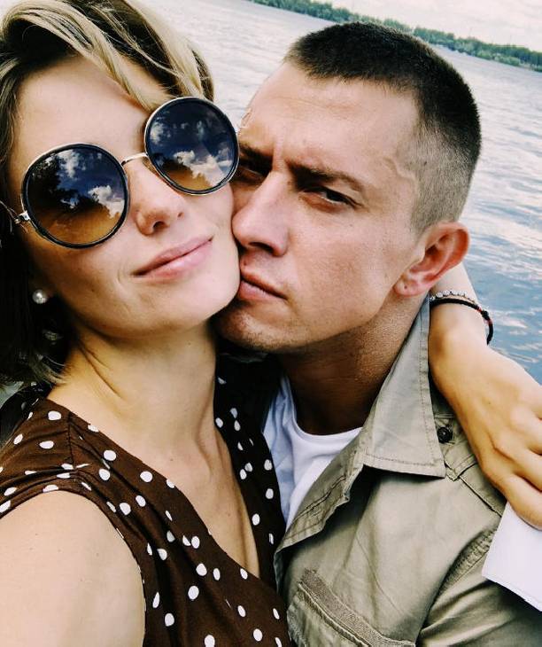 Агата Муцениеце делится романтичными снимками с супругом после слухов о разводе