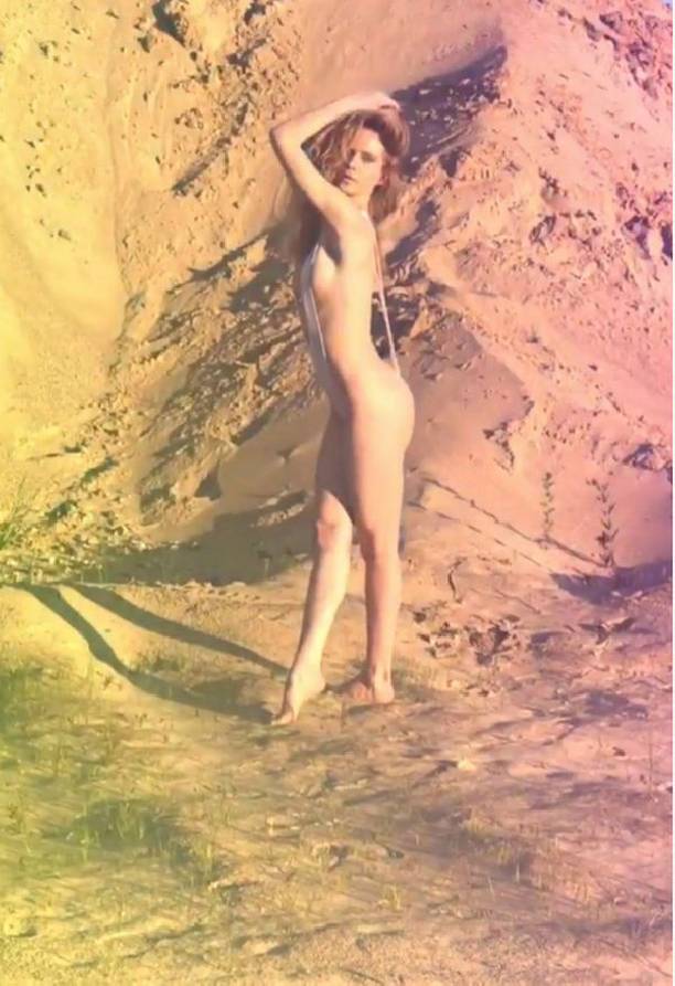 Наташа Ионова опубликовала "горячие" фото в купальнике, который практически ничего не закрыл
