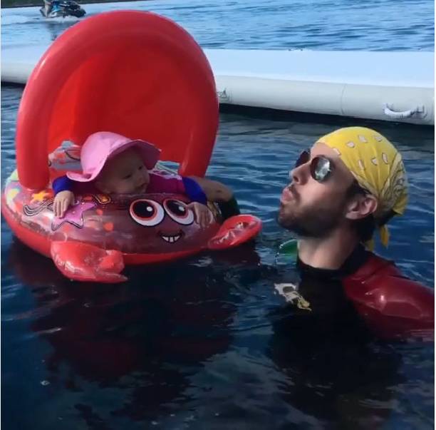 Энрике Иглесиас рассмешил забавным видео с дочкой