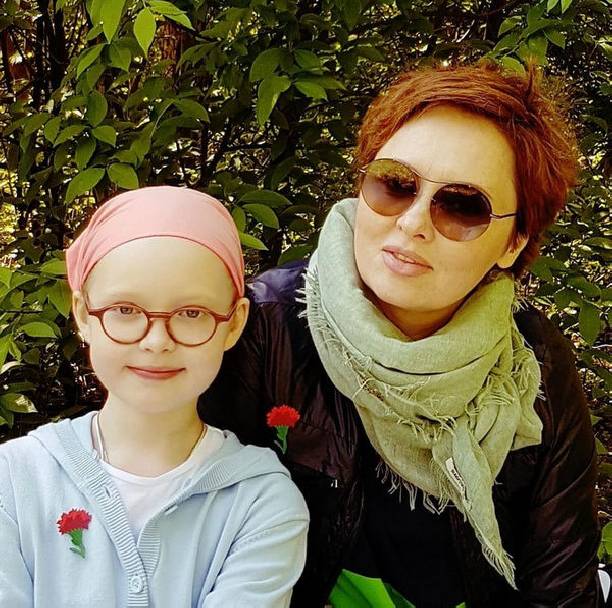 Елена Ксенофонтова эмоционально рассказала о завершении судебных разбирательств с экс-супругом