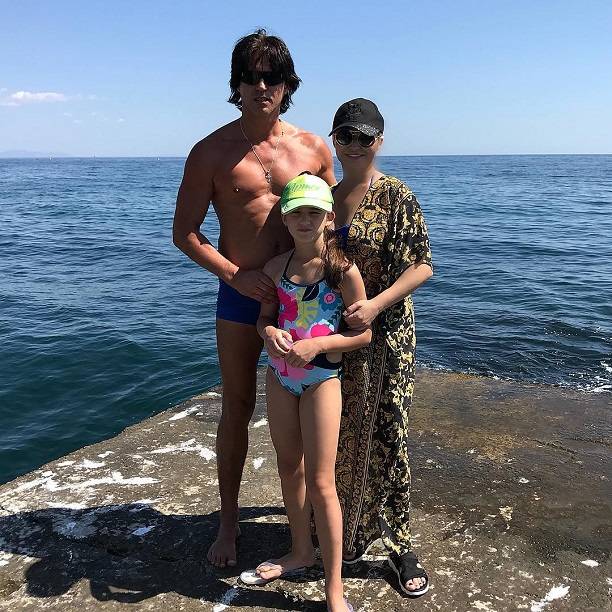 В Сети обсуждают внешний вид Кати Лель в купальнике на отдыхе с мужем в Крыму