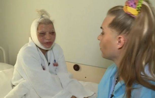 Гоген Солнцев не показывает лицо 63-летней жены после операции