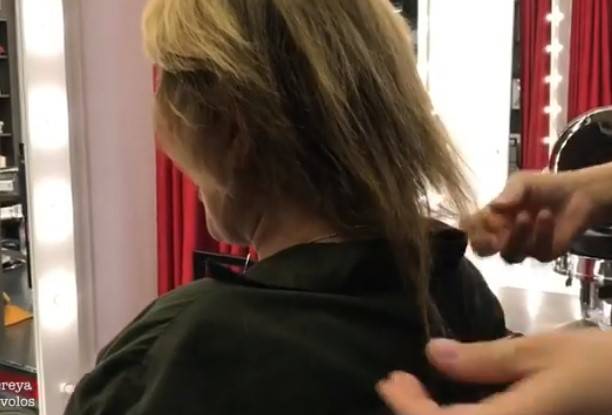 Волосы Юлии Началовой из-за наращивания похожи на мочало