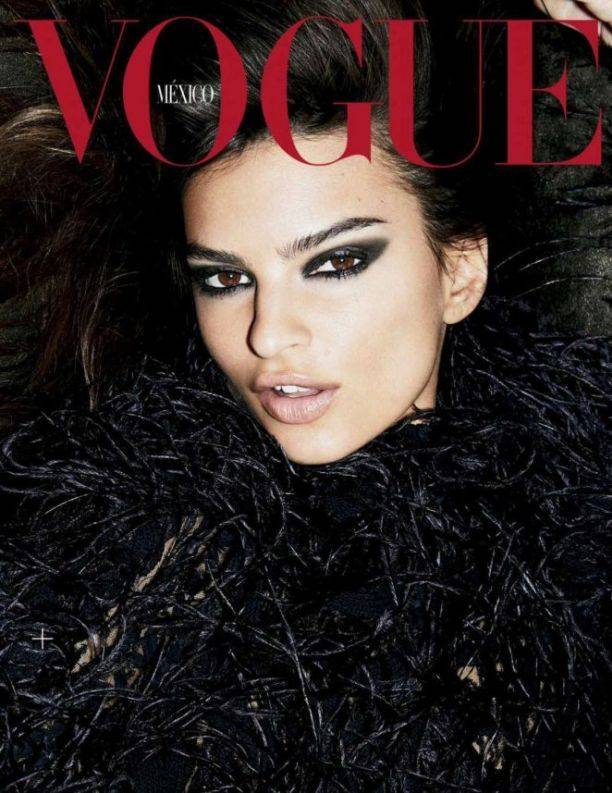 Эмили Ратаковски представила эротическую фотосессиию для журнала Vogue и вышла к папарацци и пиджаке на голое тело