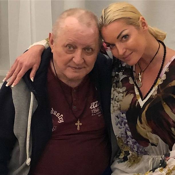 Анастасия Волочкова поделилась снимком топлесс