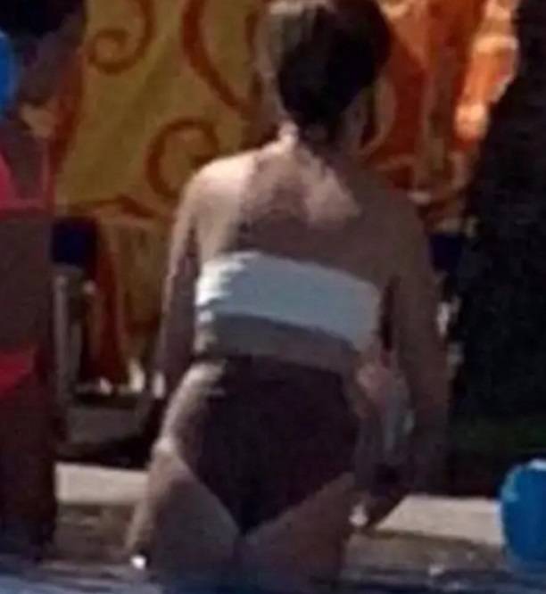 Папарацци опубликовали скандальные фото Ксении Бородиной в купальнике на отдыхе в Дубаи