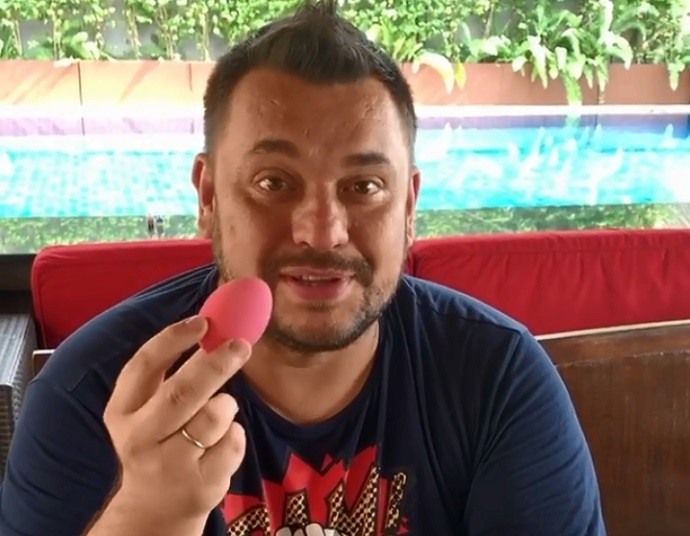 Вслед за Дмитрием Маликовым своё яйцо попросил лайкнуть Сергей Жуков