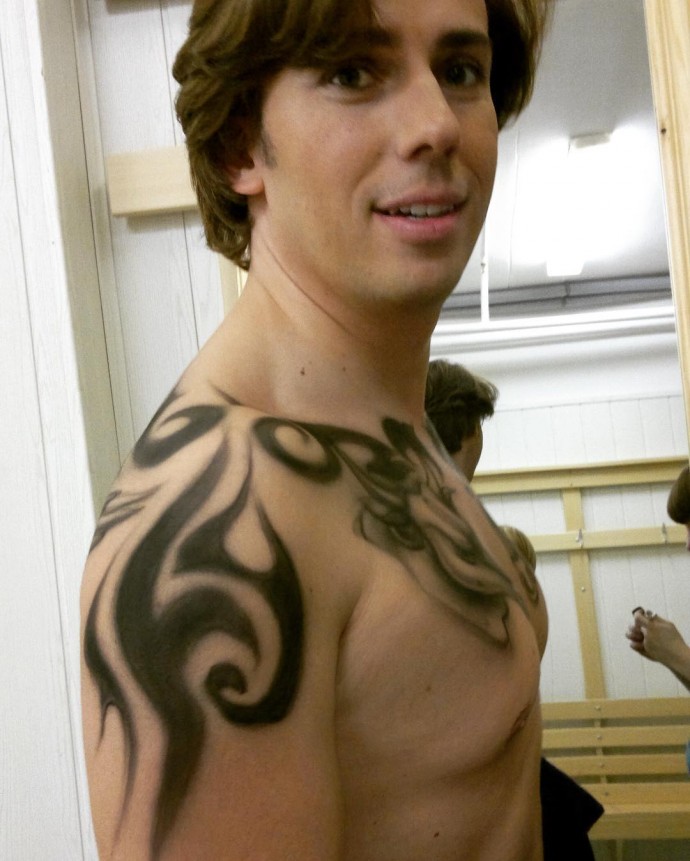 Никто не знал, что у Максима Галкина на теле столько татуировок