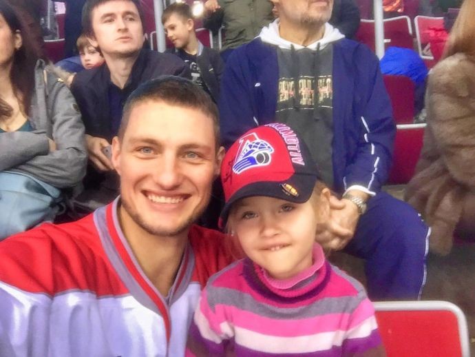 Александр Задойнов воссоединился с дочкой