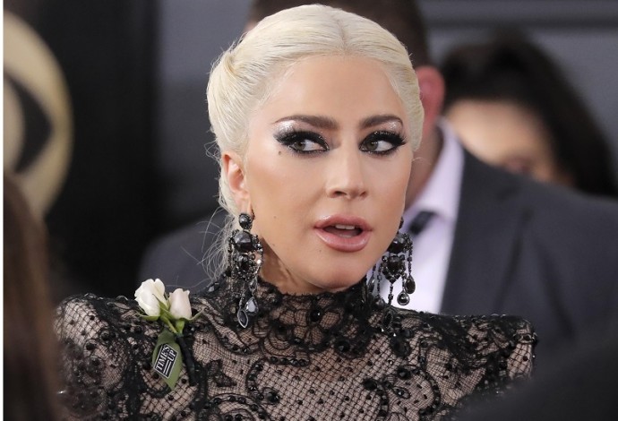 Леди Гага закрутила роман с главным геем Голливуда