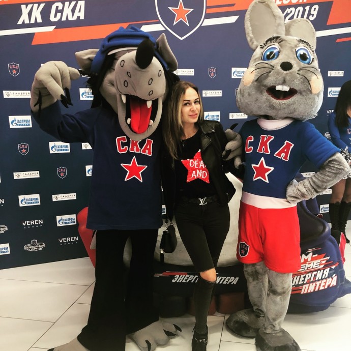 У новой подружки Андрея Аршавина большая грудь и крепкая попа
