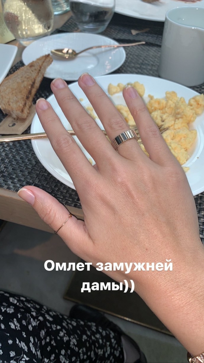 Ксения Собчак и Константин Богомолов улетели в свадебное путешествие Ксения Собчак и Константин Богомолов улетели в свадебное путешествие