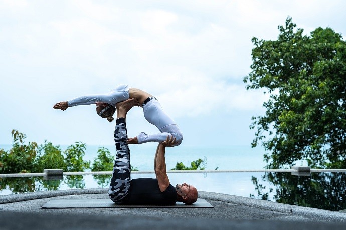 Принципы Hola Yoga. Интервью с Алексеем и Татьяной Старовойтовыми об авторском проекте для российских семей 