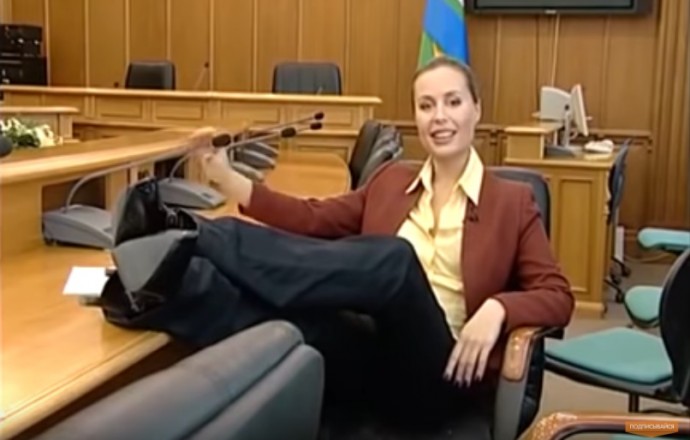Всплыло скандальное видео мастурбации экс-участницы шоу "Уральские пельмени" Юлии Михалковой в кабинете депутата