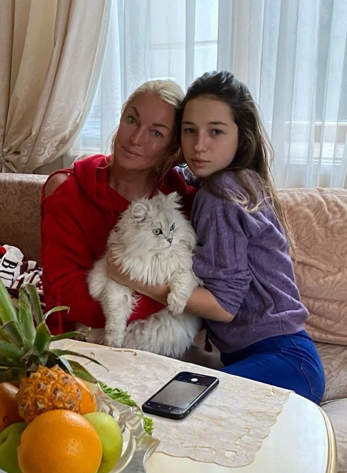 Дочь Анастасии Волочковой стала настоящей невестой Дочь Анастасии Волочковой стала настоящей невестой