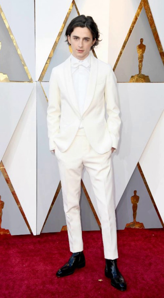 Тимоти Шаламе сравнили с грузчиком из-за неудачного образа на "Оскаре-2020"