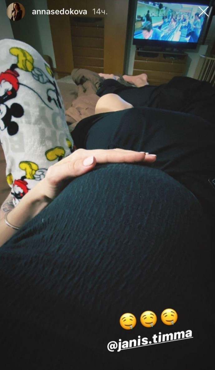 Анна Седокова случайно засветила беременный животик и это уже не шутка