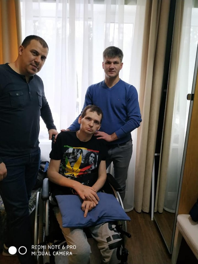 "Мы боремся": мама Алексея Янина рассказала о его состоянии