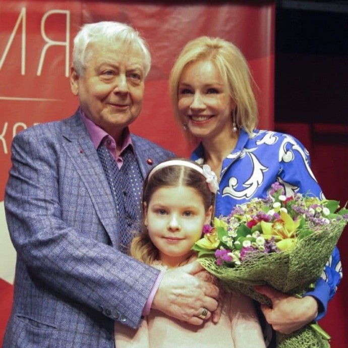 Марина Зудина показала подросшую дочь Олега Табакова