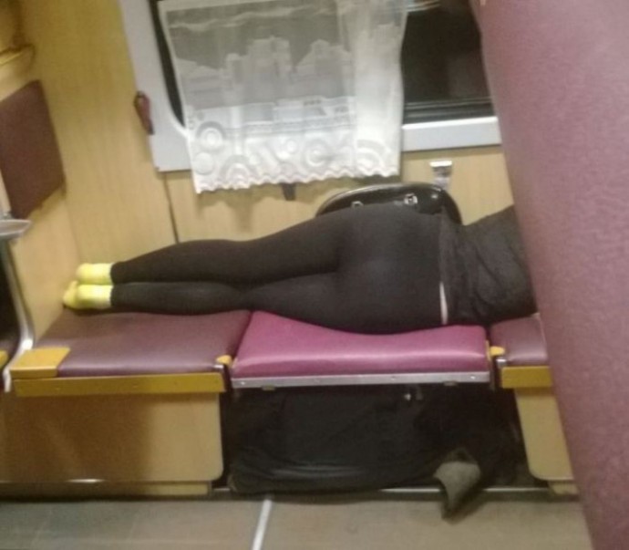 Сексуальные девушки всегда находят своего зрителя в поездах России