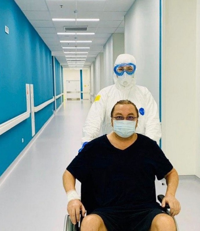 Игорь Николаев опубликовал фото в инвалидном кресле


