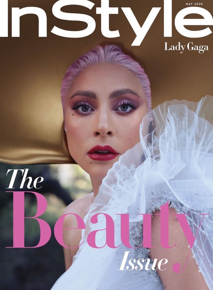Леди Гага без бюстгальтера позировала для обложки глянцевого журнала