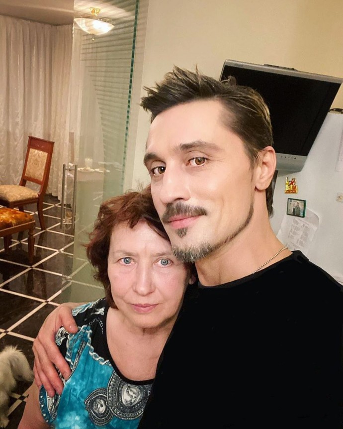 Дима Билан показал трогательное фото с матерью 