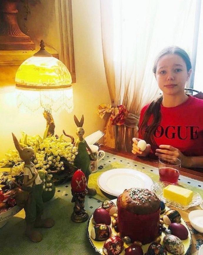 Мать Юлии Началовой показала 13-летнюю дочь певицы